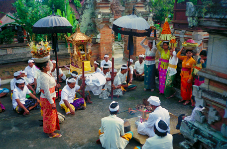 Court blessing, Bali