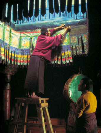 Tanka hangings