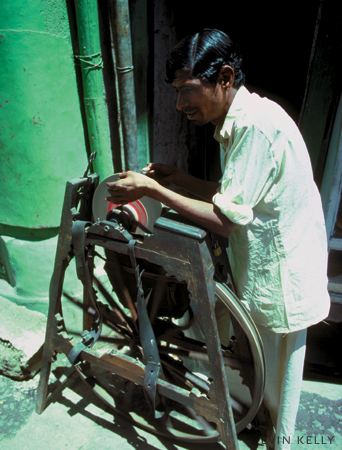 Knife sharpener