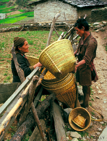 Basket peddler